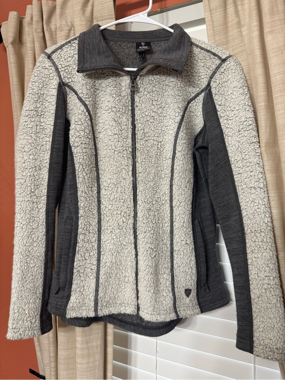 Kuhl Women’s Cream and Gray Teddy Sherpa Zip Jacket